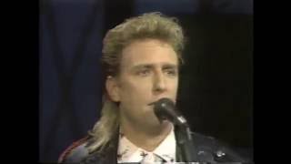 Will Lee performs quotStagger Leequot on Letterman May 13 1986 [upl. by Tennies624]