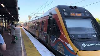 Queensland Rail 브리즈번 기차 Helensvale 진입및 출발영상 [upl. by Dnama]