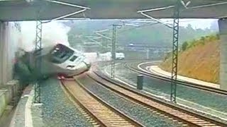 Así fue el momento del accidente de tren en Galicia I BBC Mundo [upl. by Ettenauq]