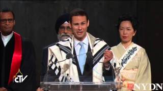 Cantor Ari Schwartz sings Jewish prayer of fallen [upl. by Maidy303]