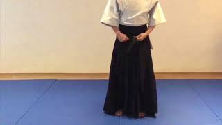 HOW TO  HAKAMA ANZIEHEN [upl. by Sperling]