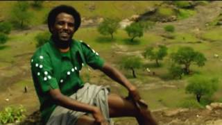 Yaku Banizawhagere nafekegn by Mekuanent Melese Sekota Ethiopian Traditional Song [upl. by Yretsym116]