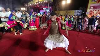 Traditional Garba  Rasleela  Hardik Mehta and Team  Dakla song [upl. by Rhiamon337]