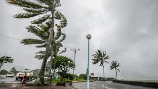 Cyclone Belal causes heavy flooding in Mauritius after battering Reunion • FRANCE 24 English [upl. by Ainitsirc973]