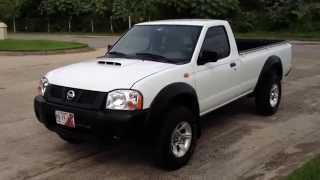 Nissan NP300 2009 diesel 4x4 [upl. by Otreblasiul868]