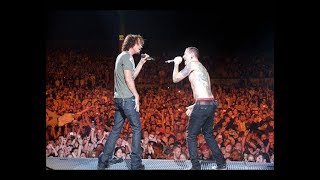 Linkin Park ft CHRIS CORNELL quotCrawlingquot LIVE sub español [upl. by Attehcnoc590]