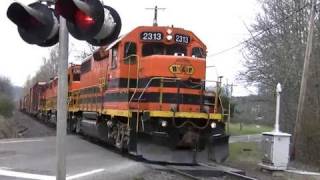 HD PW 2313 freight train crossing at Roberts Oregon [upl. by Ynnos]