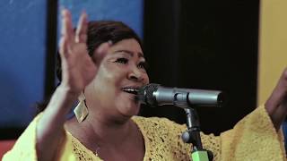 Yaw Sarpong Live Studio PerformanceEWURADE NA AYE [upl. by Cruz]